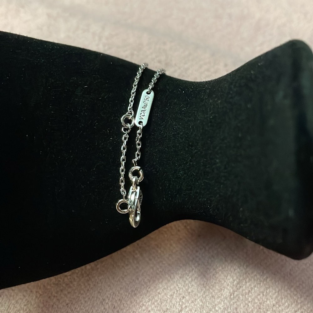 Brand New single red clover silver bracelet - Picture 2 of 3